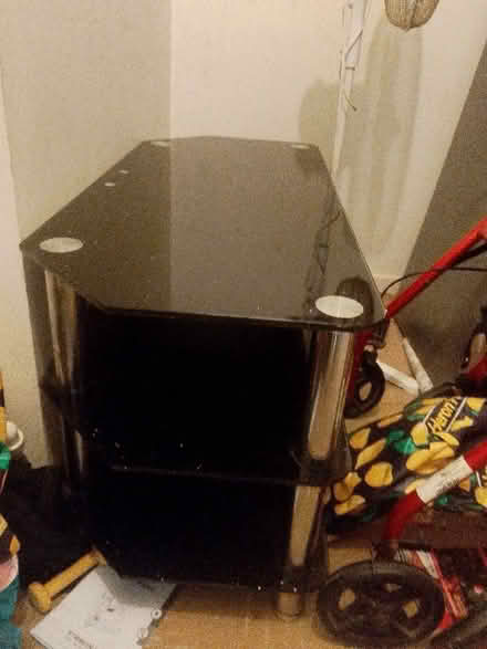 Photo of free Glass coffee or tv table (Fleetwood FY7) #1