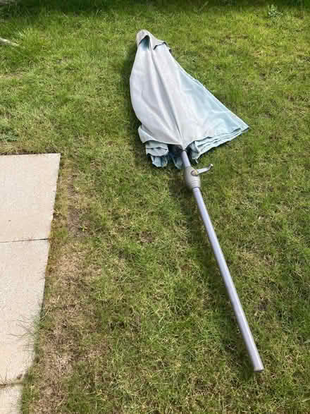 Photo of free Sun parasol and stand (Cutteslowe OX2) #2