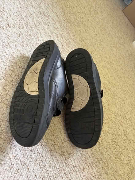 Photo of free School shoes size 2.5G (Frome Stonebridge area) #3