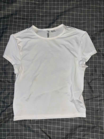 Photo of free H&M tshirt (Cowley UB8) #1
