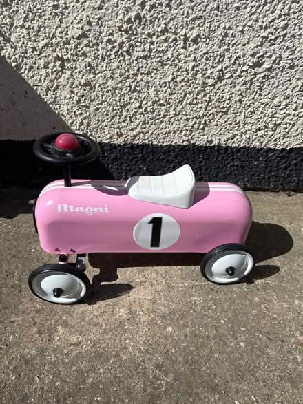 Photo of free Child’s sit and push toy (Enfield EN3) #1