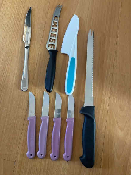 Photo of free Miscellaneous knives (Cogges OX28) #1