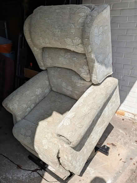 Photo of free Electric riser recliner chair (Grove Park SE9) #2
