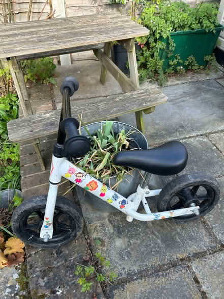 Photo of free Child balance bike approx age 2-5 (Raynes Park SW20) #2