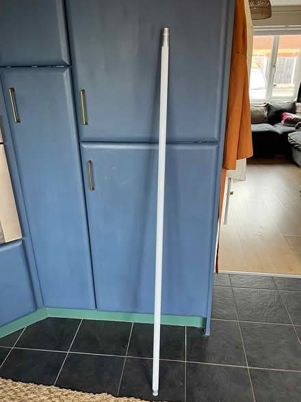 Photo of free LED Fluorescent tube (Bromsgrove B61) #1