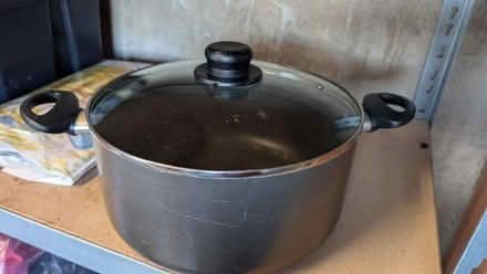 Photo of free Pots, frying pan, wok (Purley CR8) #1