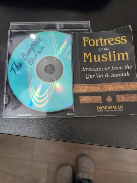 Photo of free Fortress of the Muslim and The complete Qur'an CD (Millwall E14) #1