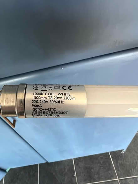 Photo of free LED Fluorescent tube (Bromsgrove B61) #3