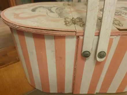 Photo of free Vintage box in need of restoration (Tilehurst RG31) #3