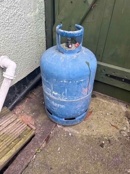 Photo of free 15kg empty calor gas bottle (Wigston Leicestershire.LE18) #1