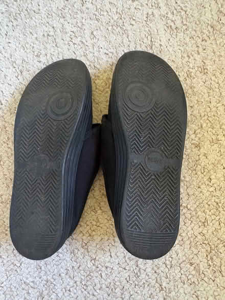 Photo of free PE daps size 2 (Frome Stonebridge area) #2