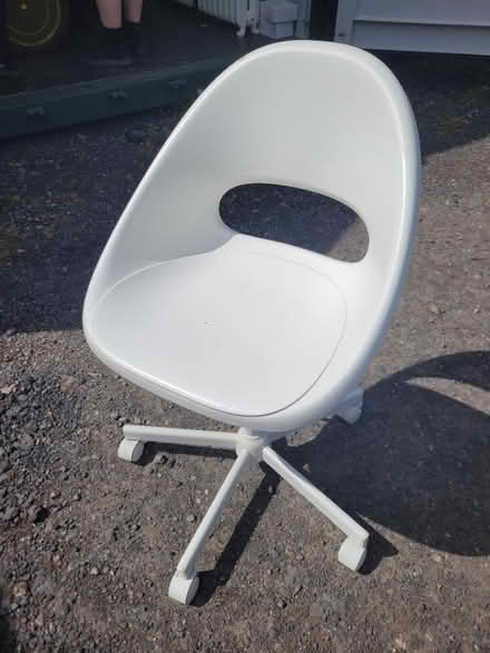 Photo of free White plastic office chair (Malvern Wells WR14) #1