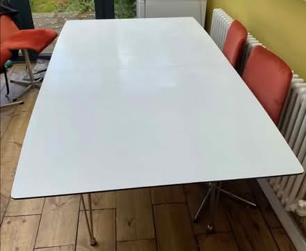 Photo of free white dining table with hairpin legs extendable (St Albans AL3) #1