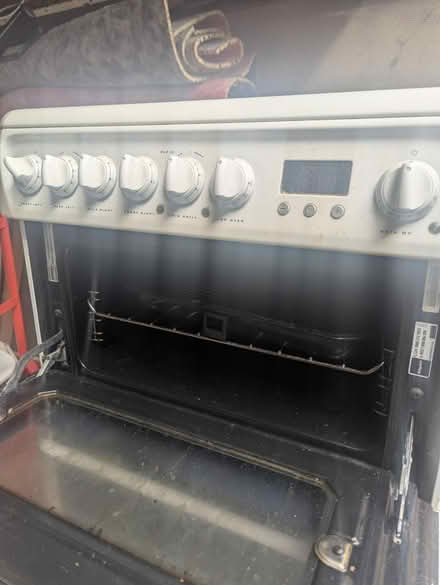 Photo of free Free standing Hotpoint oven and hob (chesterfield S41) #2