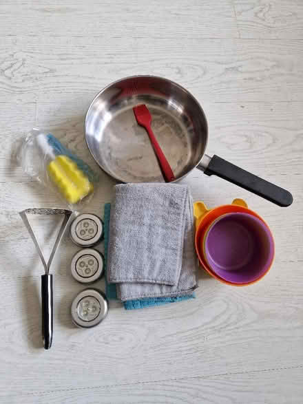 Photo of free Kitchen bundle: Stainless steel pan and more (South Norwood SE25) #1