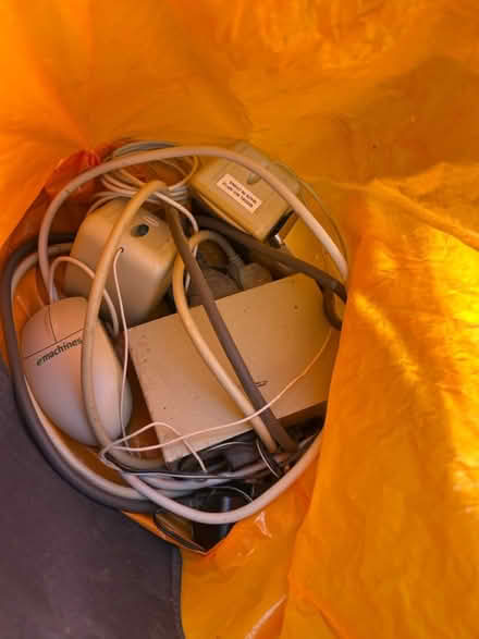 Photo of free Wires (KT3 new malden) #1