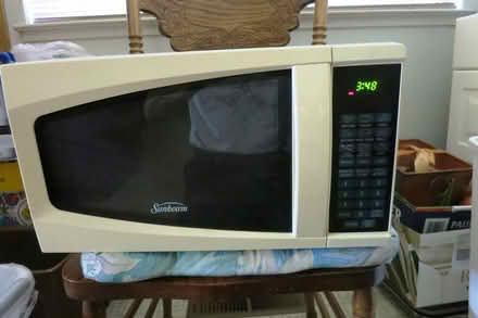 Photo of free Working microwave (West San Jose) #1