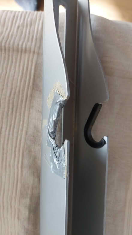 Photo of free 'Floating' TV Stand / Coffee Table (Oadby LE2) #3