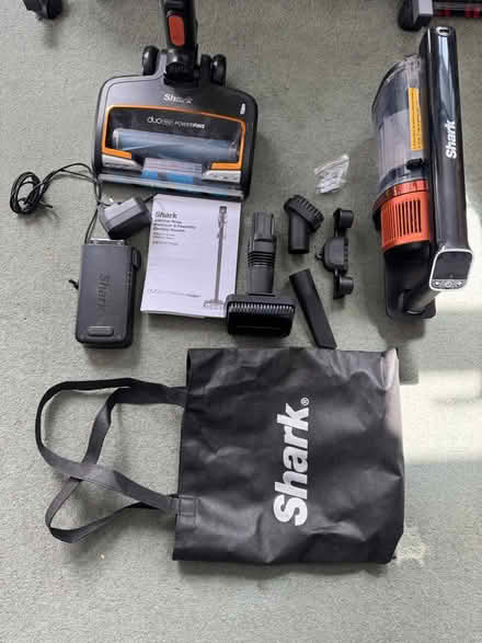 Photo of free shark IZ300UK_BK vacuum parts (OX5 (Kidlington)) #1