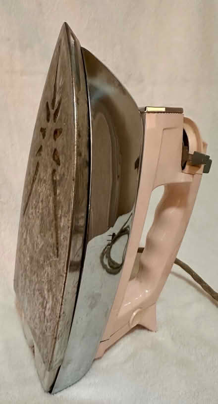Photo of free Sunbeam Ironmaster Steam Iron (West San Jose 95128) #4