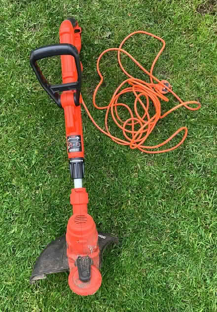 Photo of free Black and Decker 30cm Corded Strimmer (Stalybridge SK15) #2