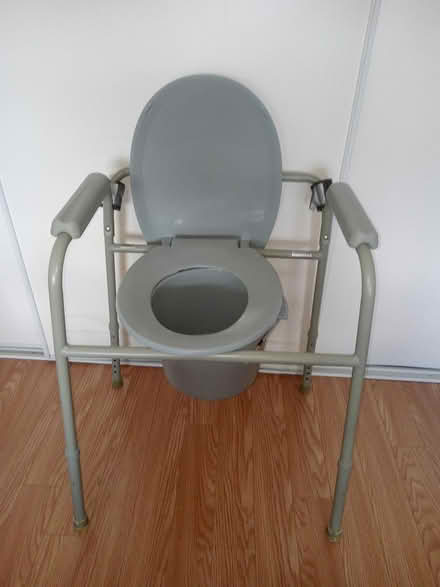 Photo of free Bedside Commode (Waterloo - near uptown) #1