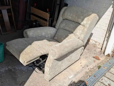 Photo of free Electric riser recliner chair (Grove Park SE9) #1