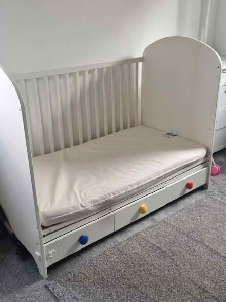 Photo of free cotbed (Welwyn Garden City) #2