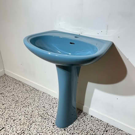 Photo of Blue pedestal sink (Hangleton BN3) #3