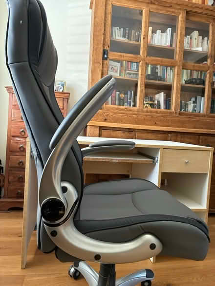 Photo of free Executive office chair & Desk Set (kingston upon thames, KT2) #2