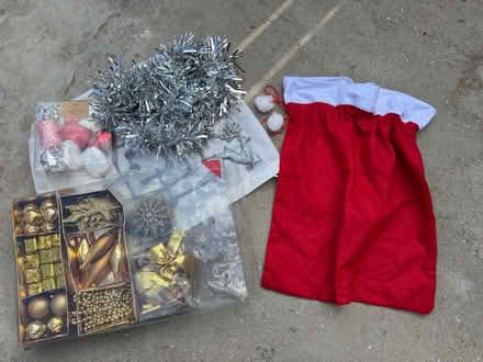 Photo of free Christmas Decorations & Accessories (Woodside SE25) #4