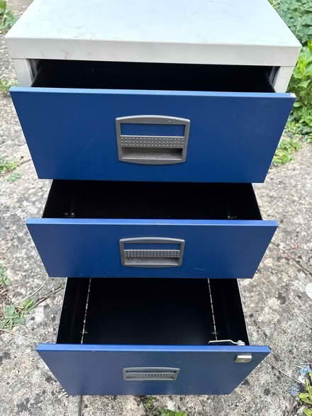 Photo of free Three drawer metal filing cabinet (Moreton-in-Marsh GL56) #4