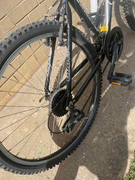 Photo of free Giant adult men’s bike (Shelton SY3) #4