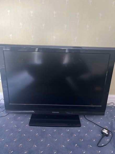 Photo of free Toshiba 31’’ TV no remote (Bowerham LA1) #1