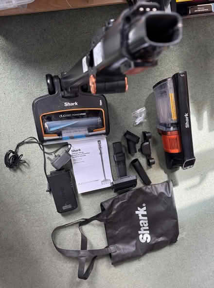 Photo of free shark IZ300UK_BK vacuum parts (OX5 (Kidlington)) #2