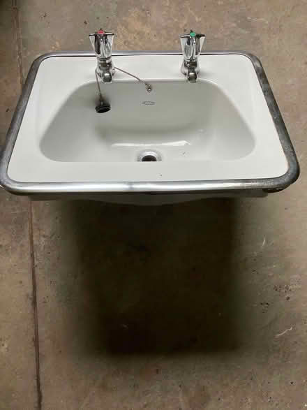 Photo of free Hand Basin Vitreous China (CT14) #1