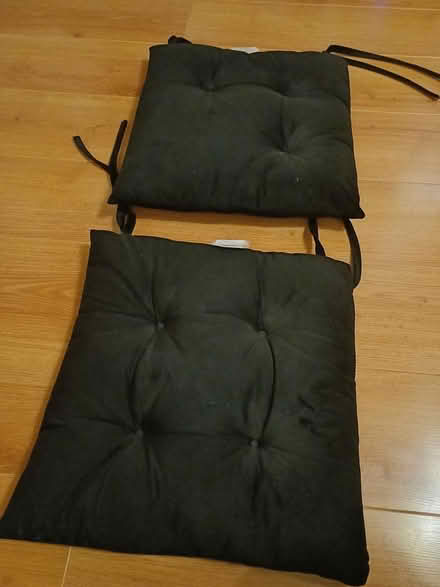 Photo of free Seat pads and a pair of curtains (South Norwood) #1