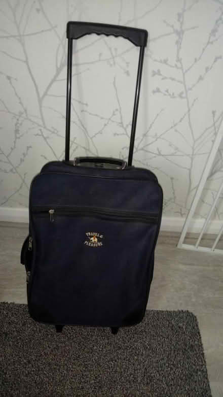 Photo of free Small travel case (Horsham, near Bennetts Field) #1