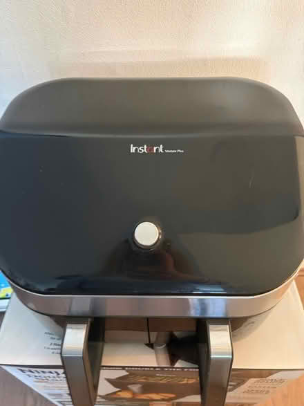 Photo of free Instant vortex plus dual air fryer (Chelmsley wood B37) #1