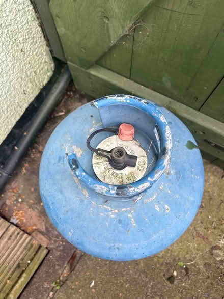 Photo of free 15kg empty calor gas bottle (Wigston Leicestershire.LE18) #3
