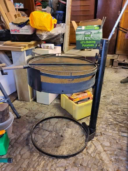 Photo of free Large barbecue (North Tonbridge TN10) #1