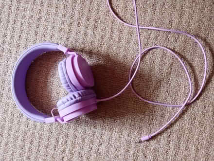 Photo of free Child's headphones (Welling DA16) #1