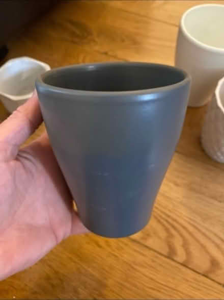 Photo of free Small plant pots x 4 (Cheshunt En8) #3