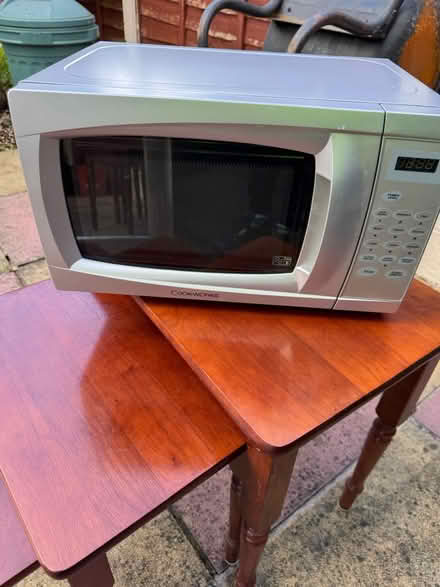 Photo of free Microwave (Dy4 8bh) #1