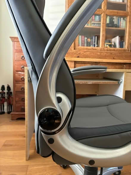 Photo of free Executive office chair & Desk Set (kingston upon thames, KT2) #3