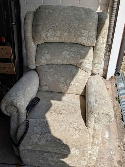 Photo of free Electric riser recliner chair (Grove Park SE9) #3