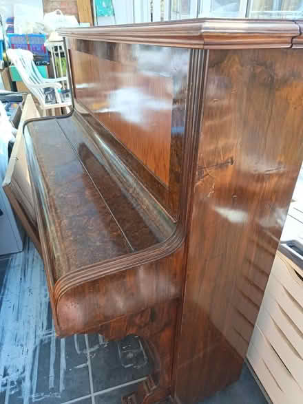 Photo of free Upright piano (New Alresford SO24) #1
