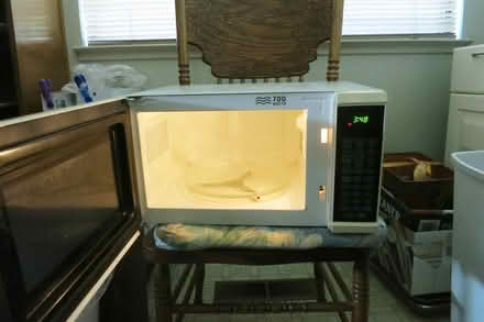 Photo of free Working microwave (West San Jose) #2