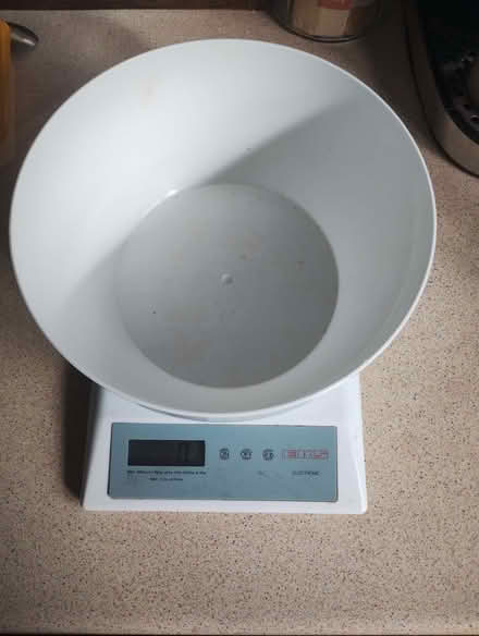 Photo of free Digital Scales (Chesterfield S40) #1
