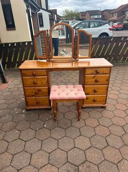 Photo of free Dressing Table, Mirror and Stool (NE40 3Xa) #1